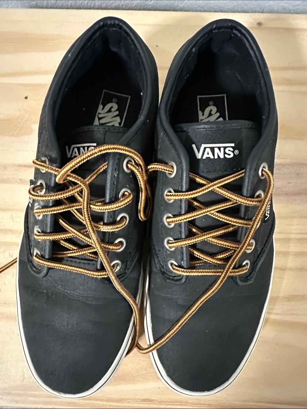 Vans Men Black Low-Top Sneakers with Brown Laces 8